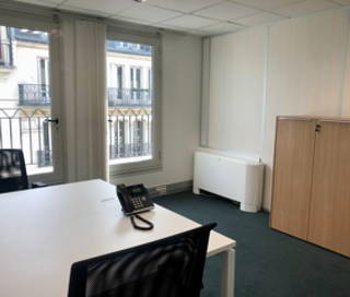 Bureau privé 15 m² 2 postes Location bureau Rue des Petits Hôtels Paris 75010 - photo 2